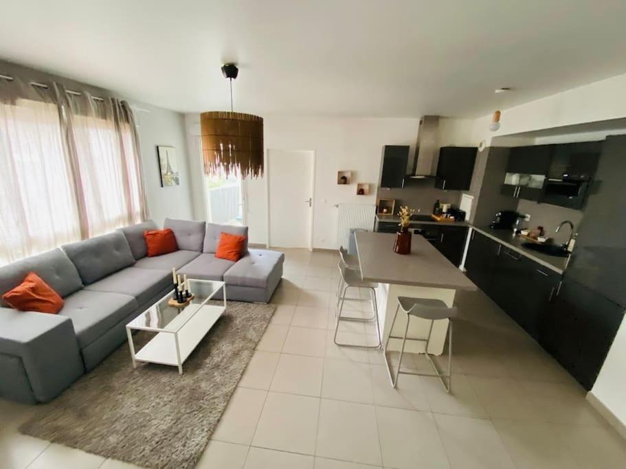 Grand Appt Proche Paris Parking Appartement Aubervilliers Buitenkant foto