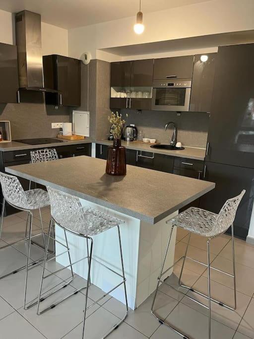 Grand Appt Proche Paris Parking Appartement Aubervilliers Buitenkant foto